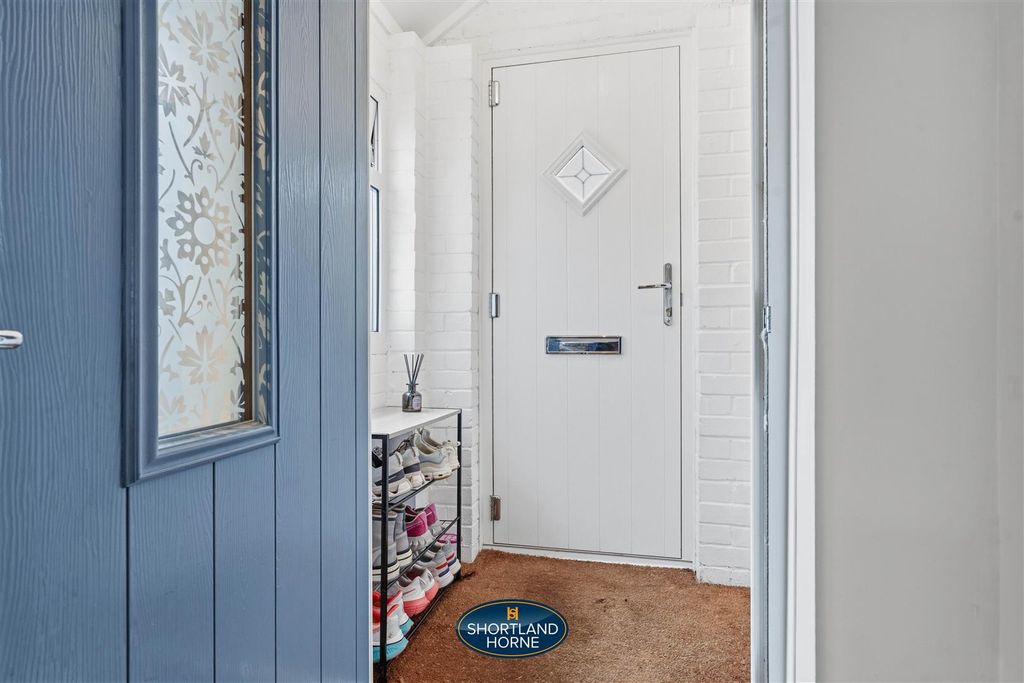 Property photo 2 of 19 Porch