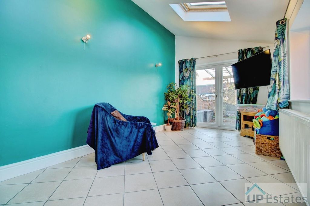 Property photo 2 of 24