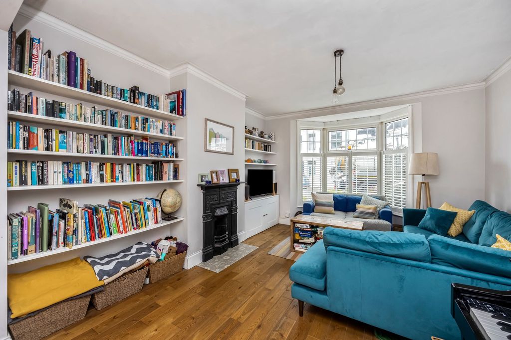 Property photo 2 of 17