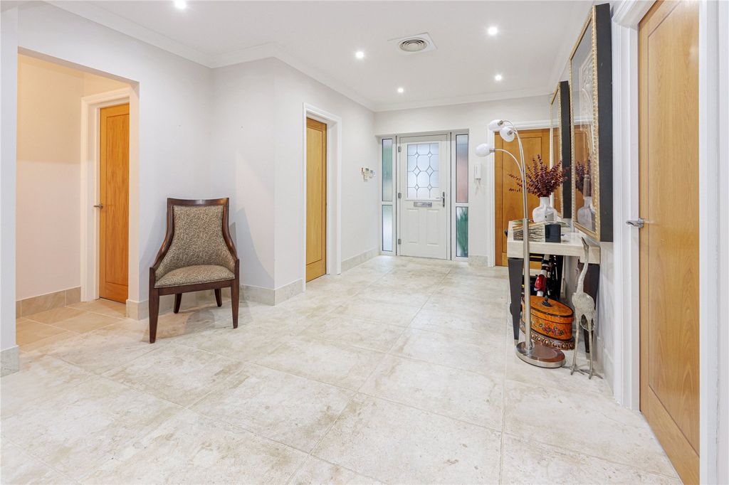 Property photo 3 of 28 Picture No. 06