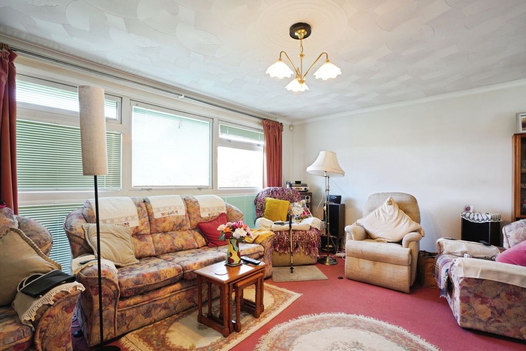 Property photo 3 of 17 Photo