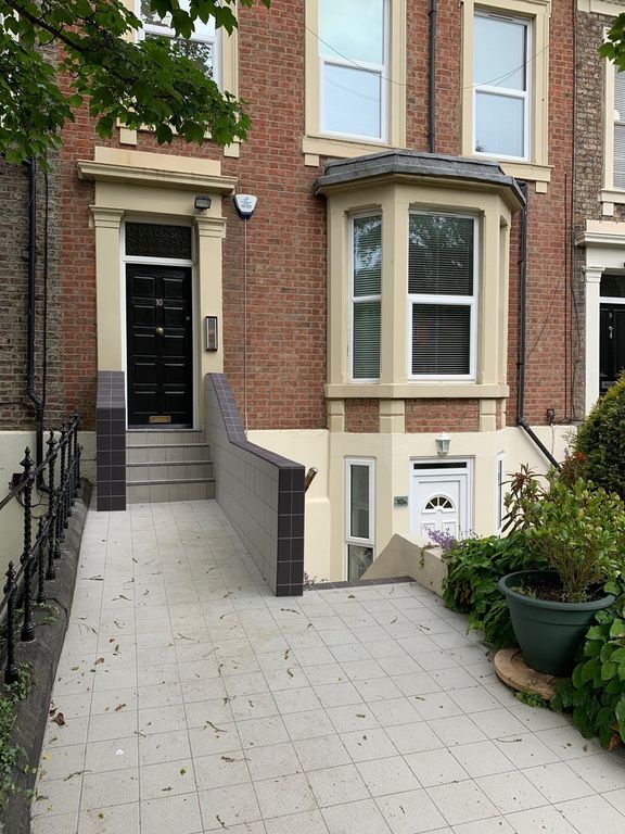 Property photo 2 of 20