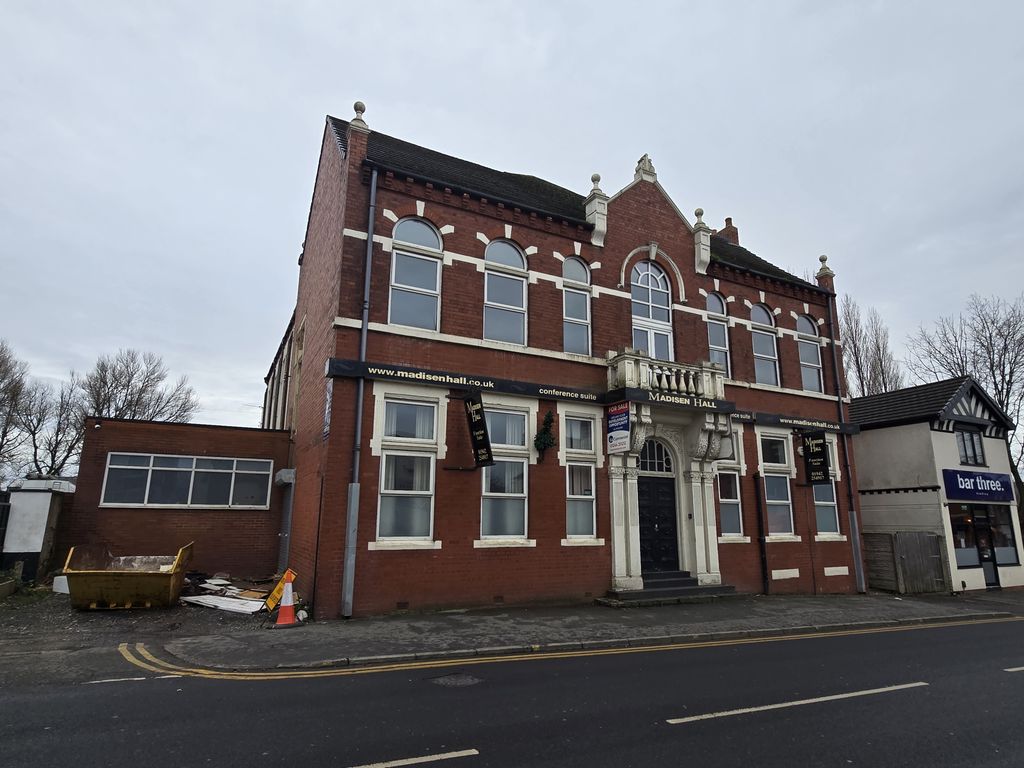 Property photo 2 of 16 R251217 240 - 135 Market Street, Hindley, Wigan, Lancashire, Wn2 3Aa (13).Jpg