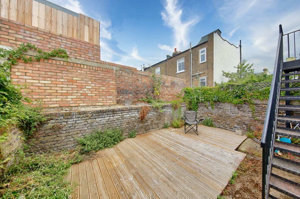 Property photo 2 of 12 Photo