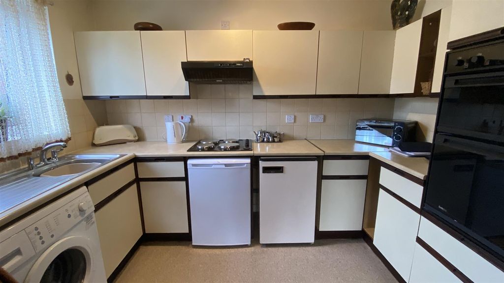 Property photo 3 of 6 Kitchen.Jpg