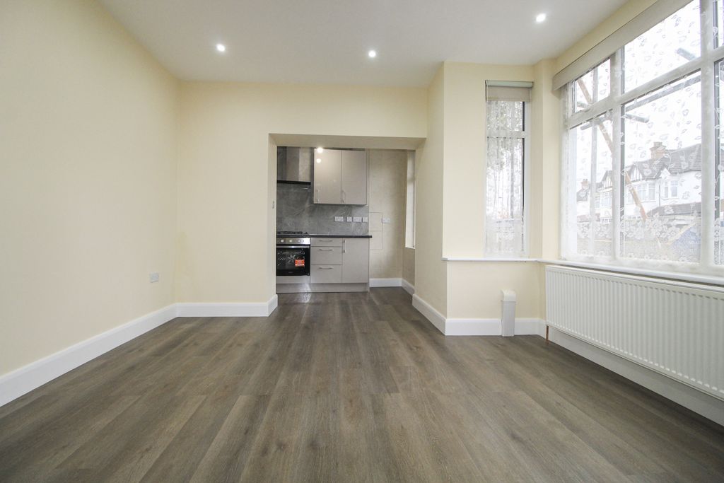 Property photo 3 of 12 Gallery