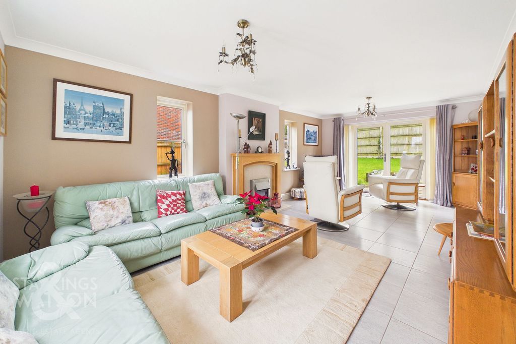 Property photo 3 of 32