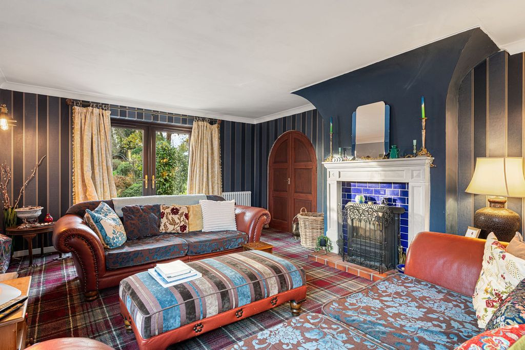 Property photo 2 of 38