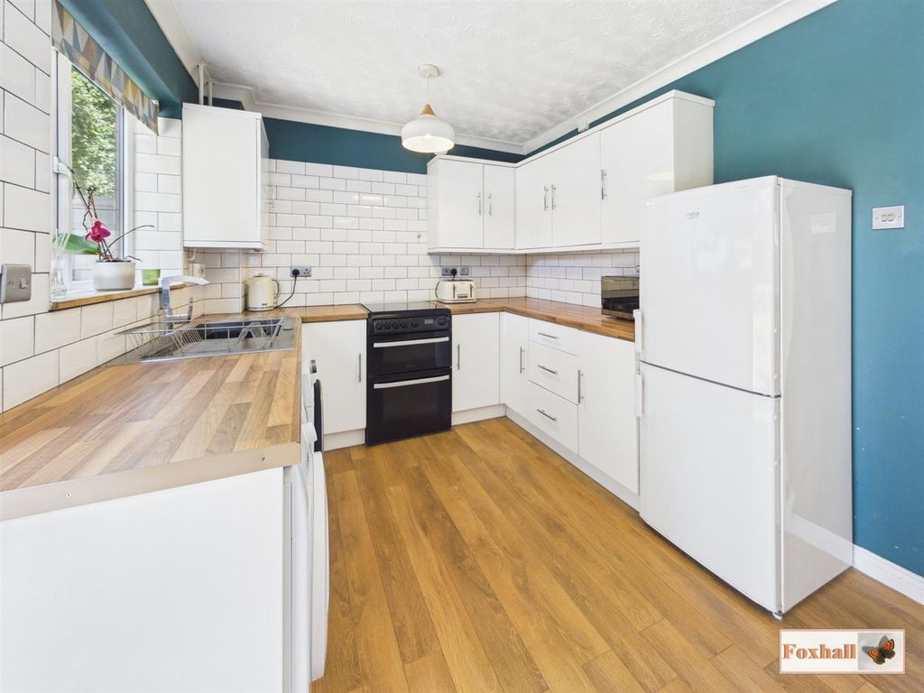 Property photo 3 of 28 Kitchen / Diner