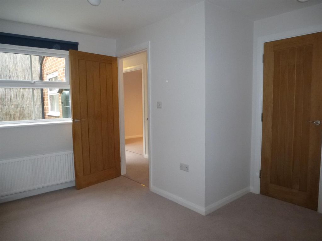 Property photo 3 of 5 Bedroom.Jpg