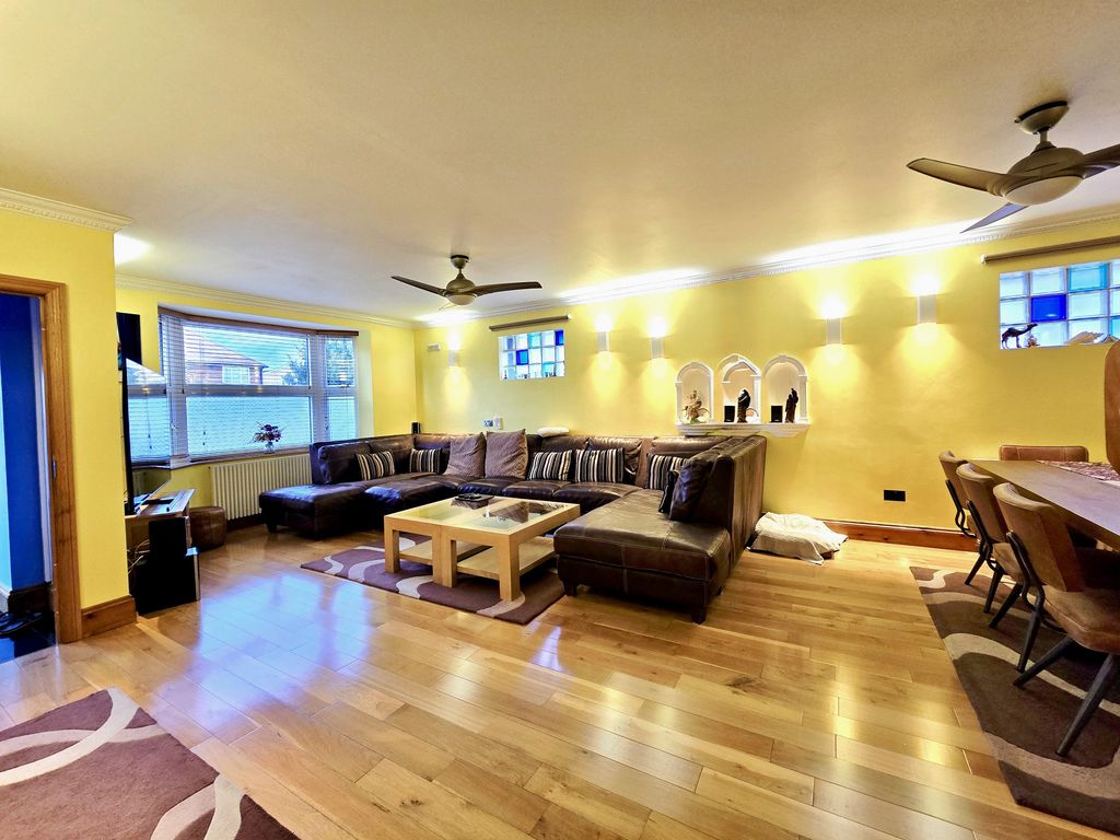 Property photo 3 of 29