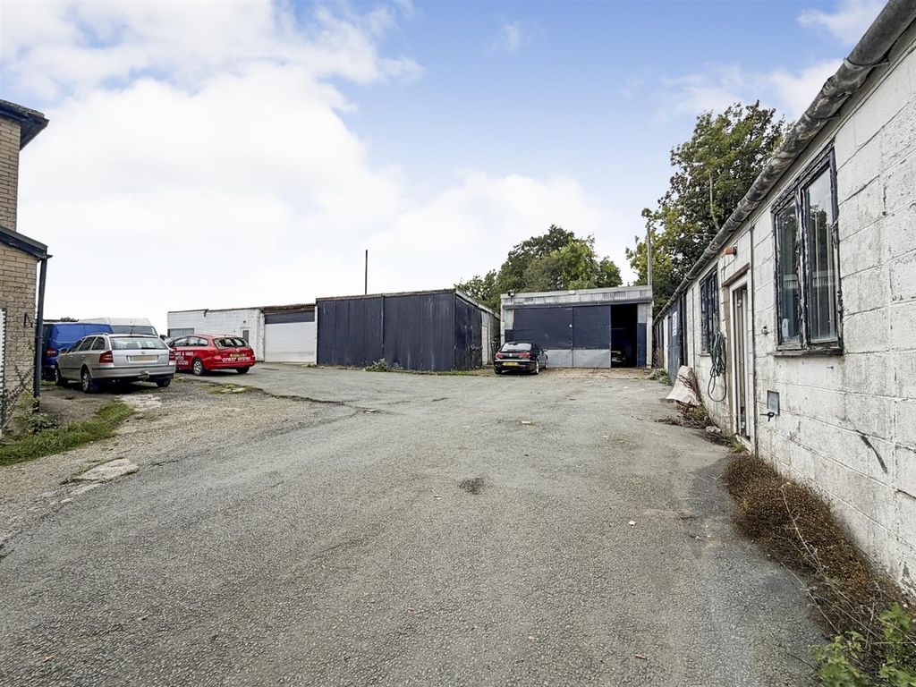 Property photo 1 of 22 Rear Workshops