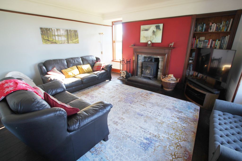 Property photo 2 of 23
