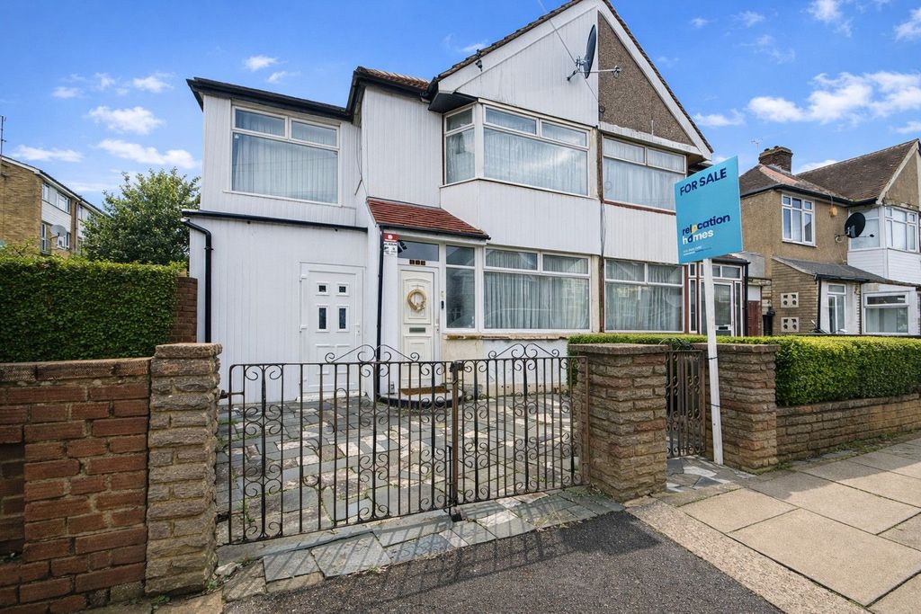 Property photo 1 of 11