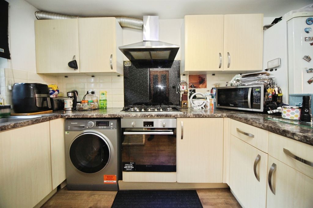 Property photo 2 of 16