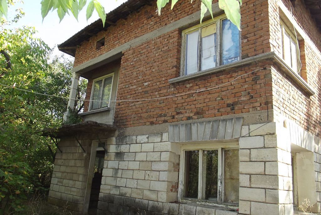 Property photo 1 of 11