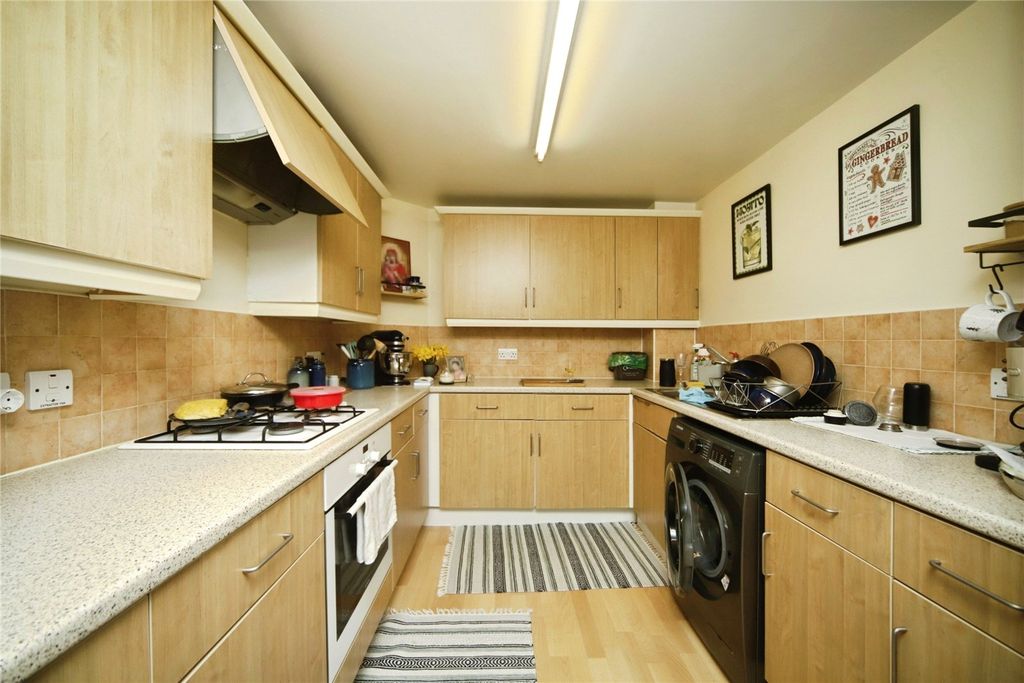 Property photo 2 of 12 Picture No. 13