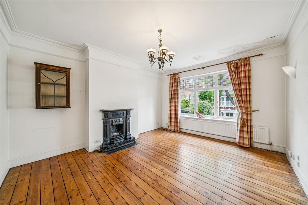 Property photo 2 of 15 Burnaby Gardens, W4 - For Sale