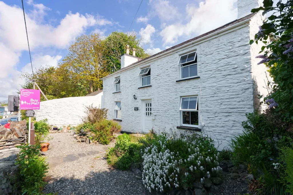 Property photo 2 of 33