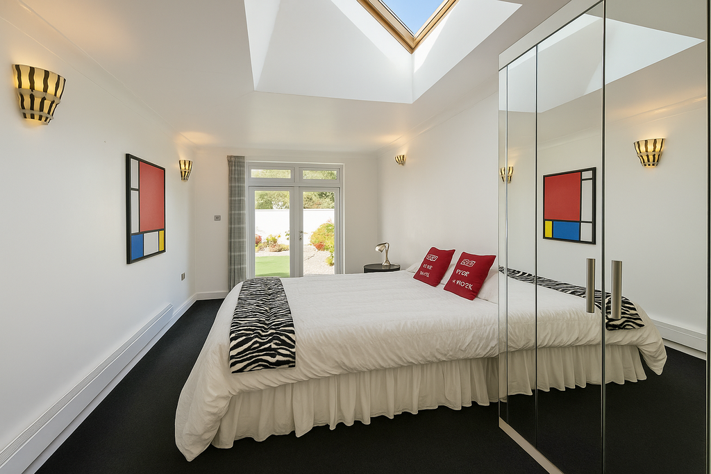 Property photo 2 of 11 Bedroom