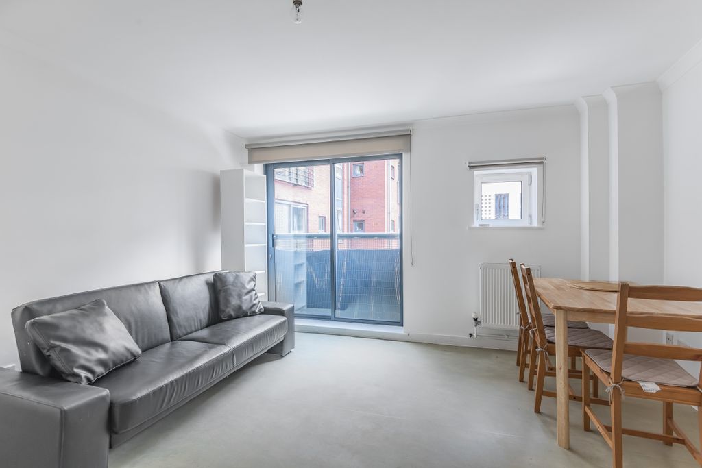 Property photo 2 of 8 653055 (2)