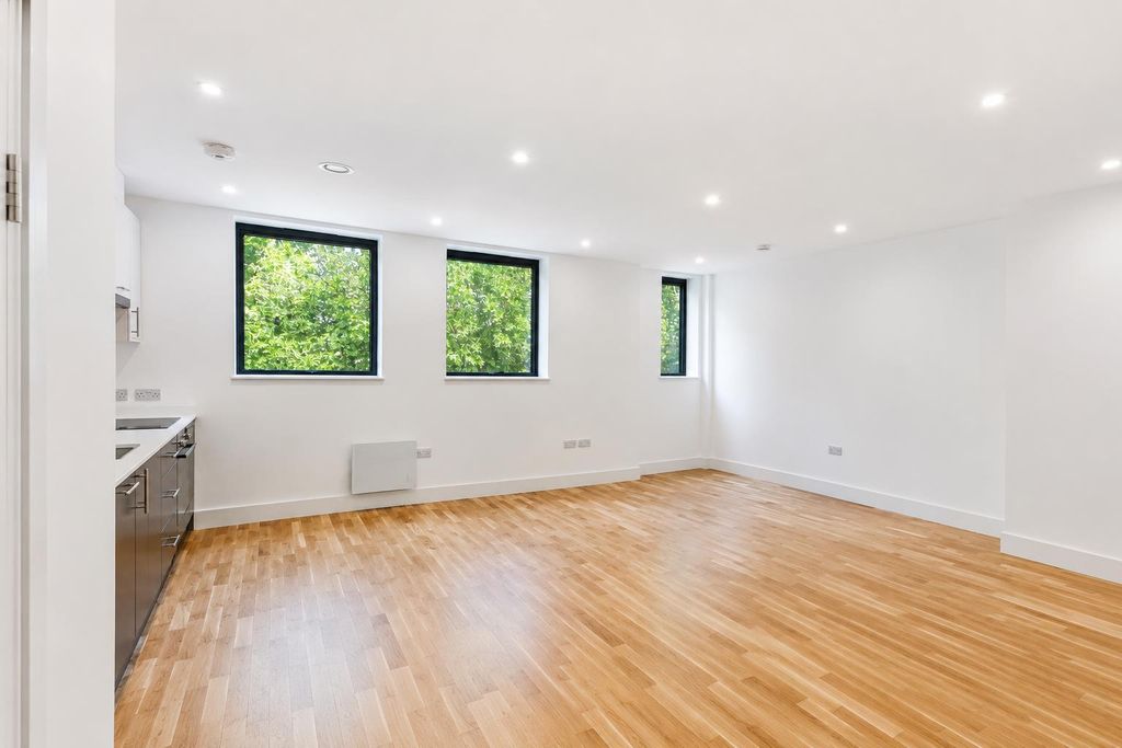 Property photo 3 of 13 Apartment 809B3.Png