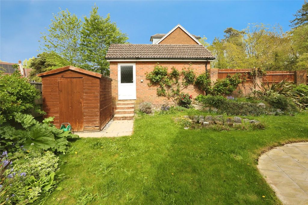 Property photo 3 of 31 Garden
