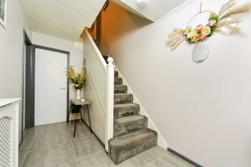 Property photo 2 of 22 Pbox-Img.Jpg