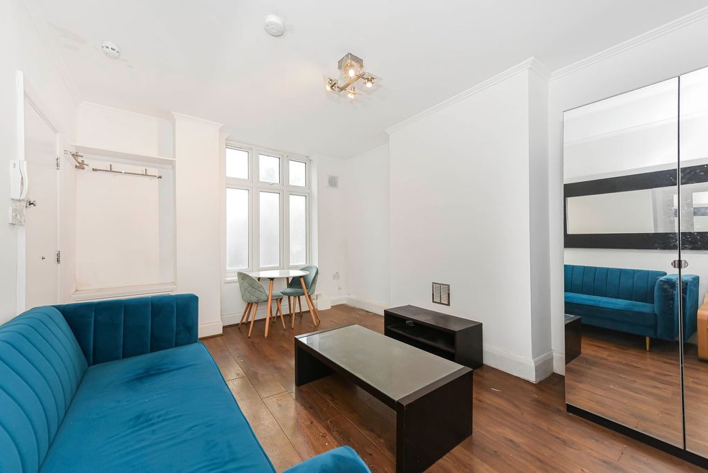 Property photo 1 of 5