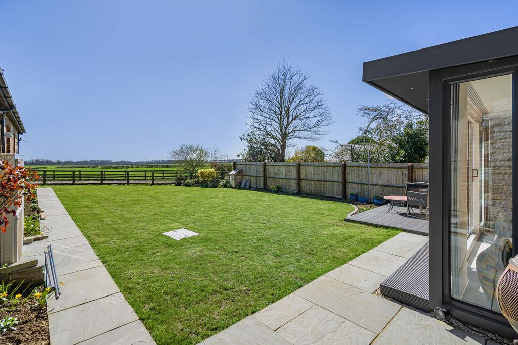 Property photo 2 of 46