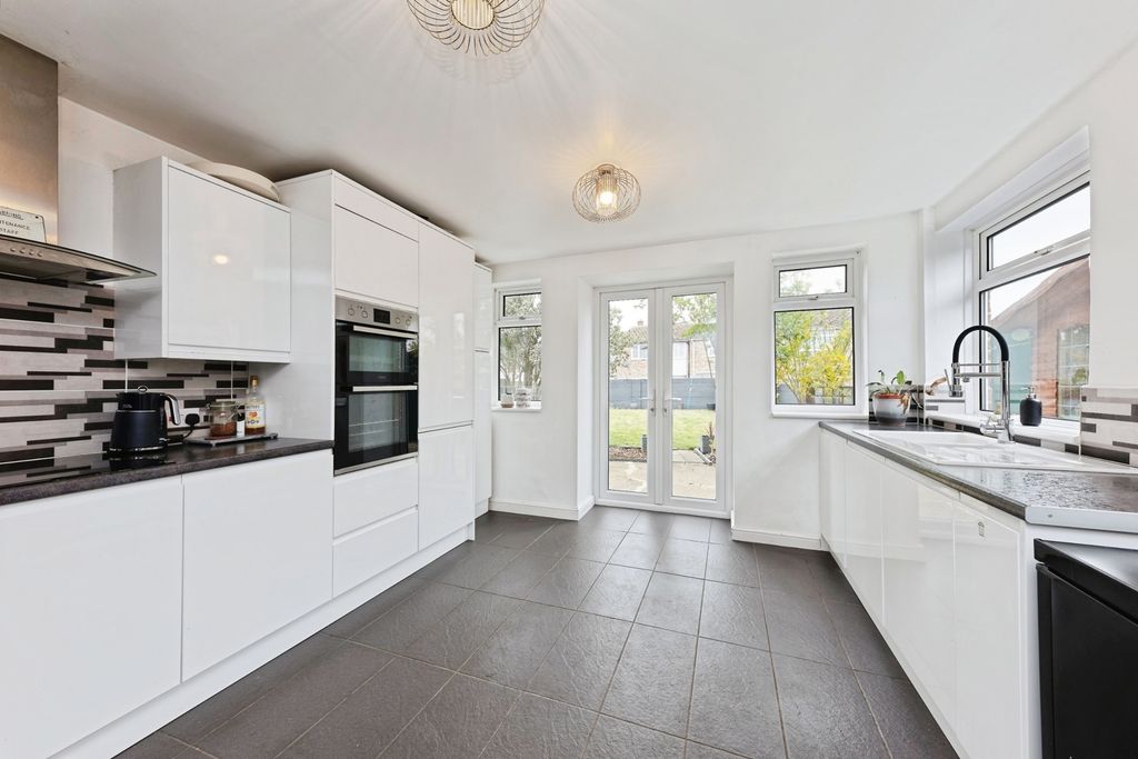 Property photo 2 of 19 Pbox-Img.Jpg