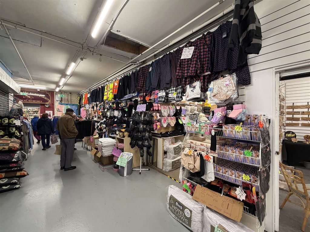 Property photo 1 of 9 Photo 0