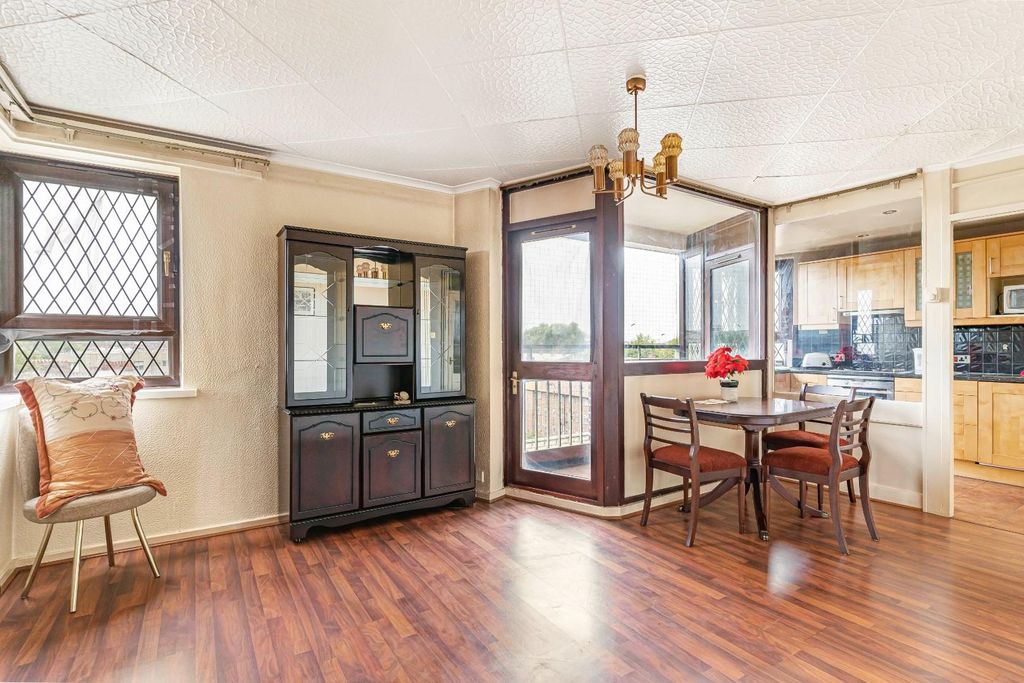 Property photo 1 of 17 10_63100.Jpg