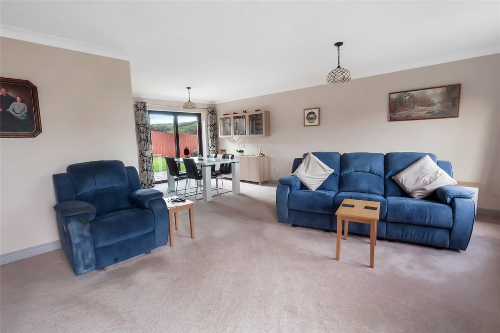 Property photo 3 of 14 3 - Picture No. 06