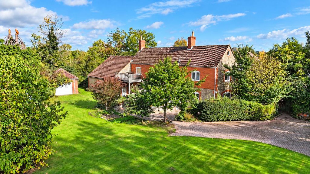 Property photo 1 of 29