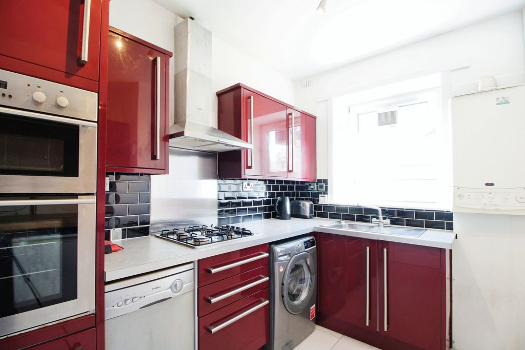 Property photo 1 of 7 Kitchen