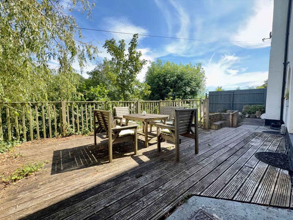 Property photo 2 of 26