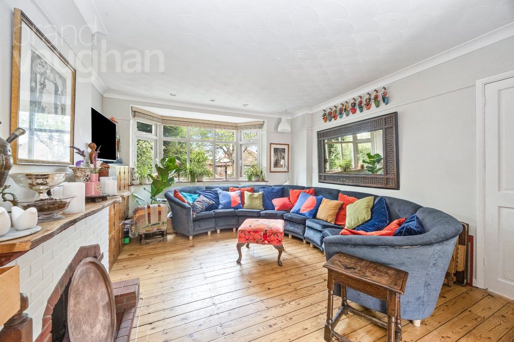 Property photo 3 of 27 Picture No. 17