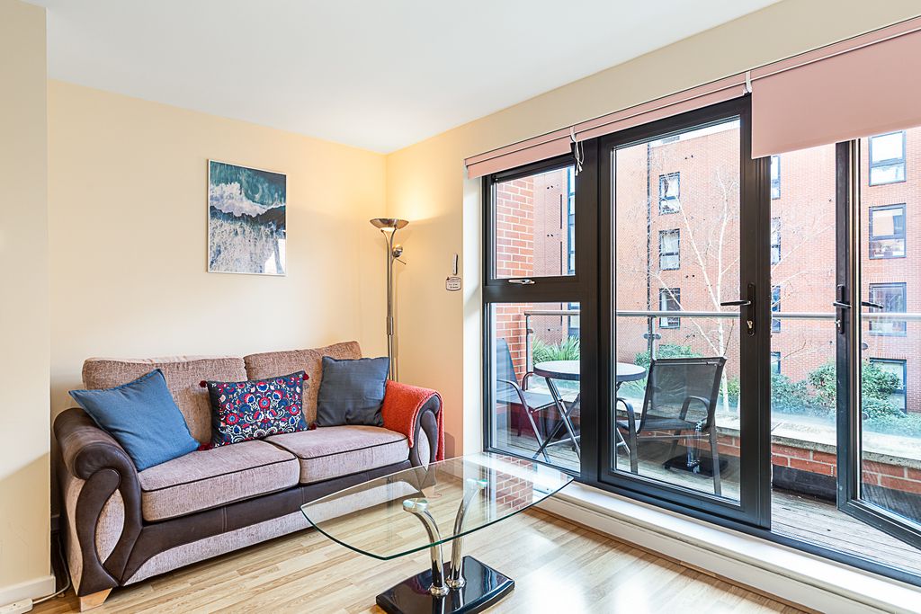 Property photo 2 of 27