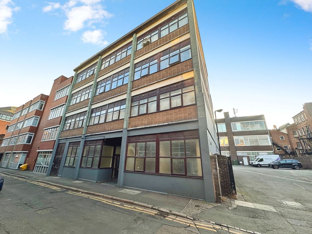 Property photo 1 of 6