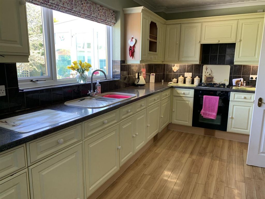 Property photo 2 of 45 Kitchen.Jpg