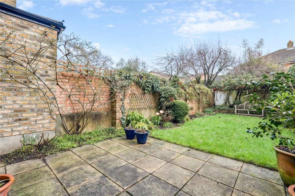 Property photo 2 of 12 Picture No. 17