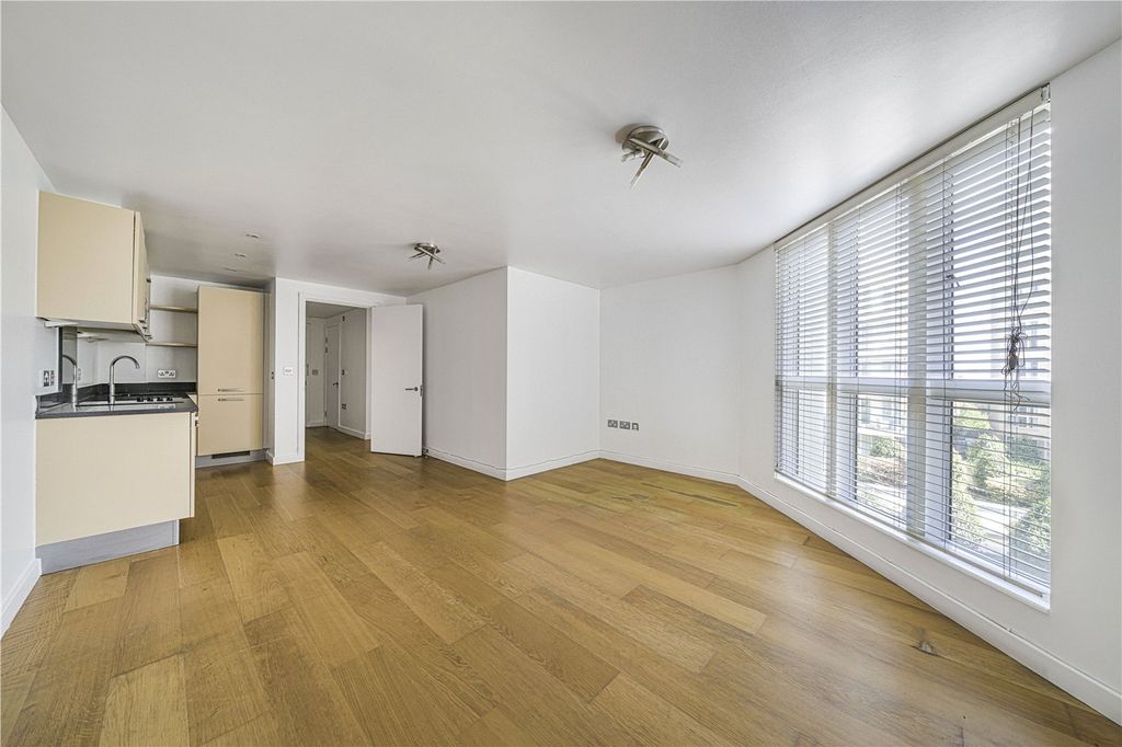 Property photo 1 of 20 Picture No. 06