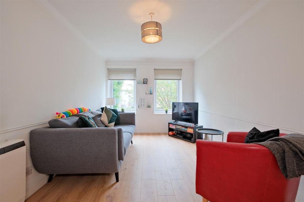 Property photo 3 of 12
