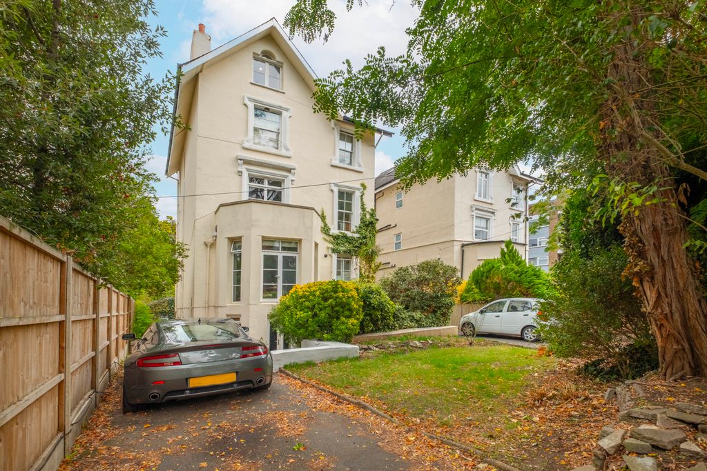 Property photo 2 of 9