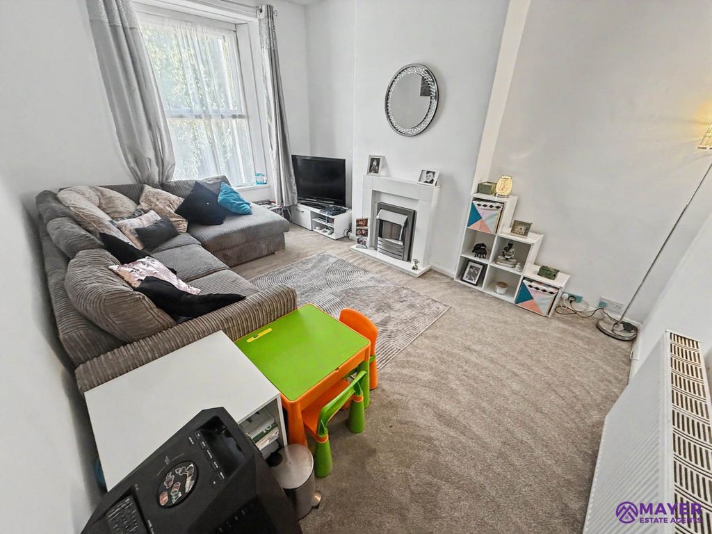 Property photo 3 of 10