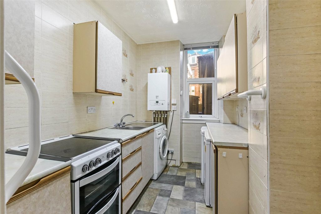 Property photo 3 of 12 Kitchen