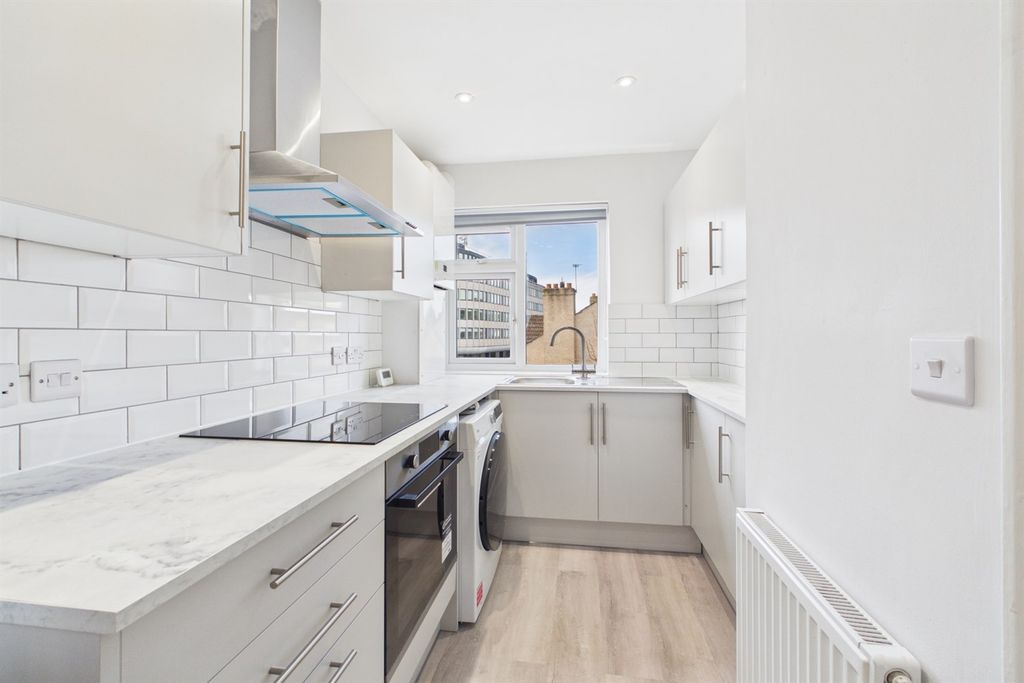 Property photo 2 of 10 Kitchen