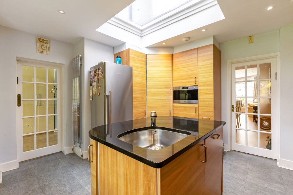 Additional image 8 of 5 bed detached house for saleLake View, Edgware HA8