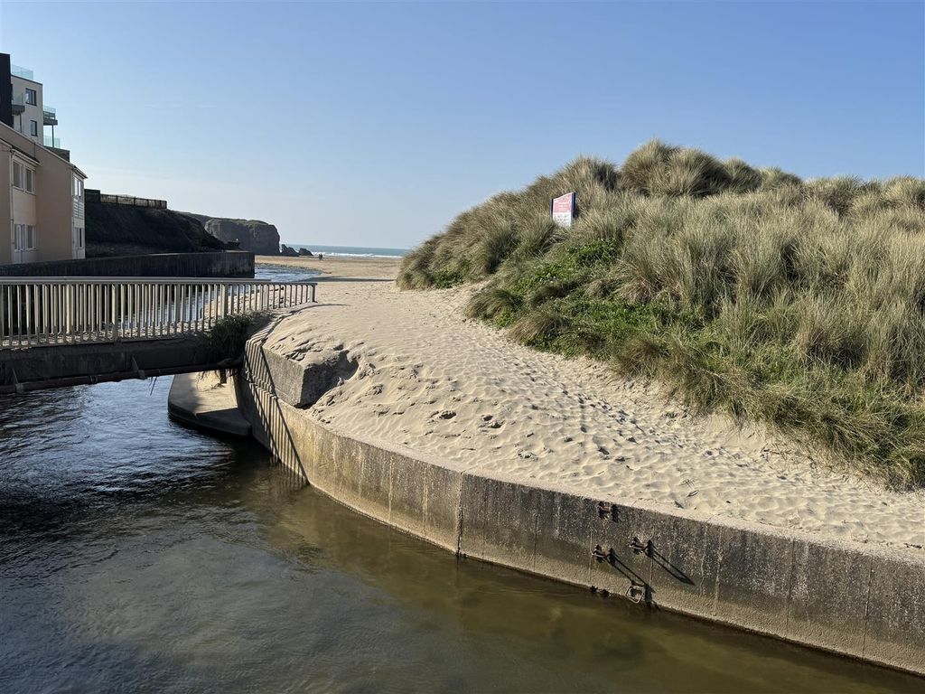 Property photo 1 of 11 50 Yrds From The Apartment